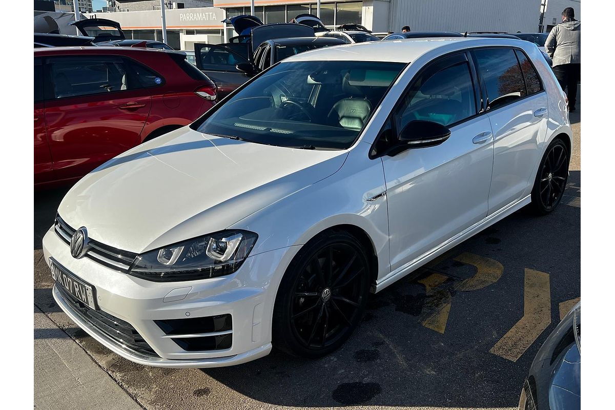 2015 Volkswagen Golf R Wolfsburg Edition 7