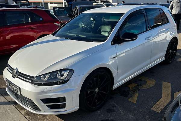 2015 Volkswagen Golf R Wolfsburg Edition 7