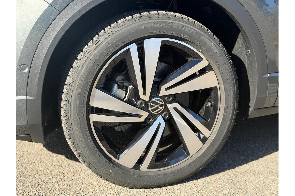 2025 Volkswagen T-Roc 140TSI R-Line D11