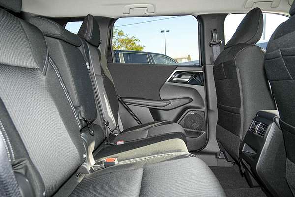 2025 Mitsubishi Outlander LS ZM thumb-8