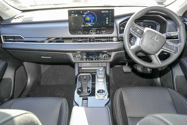 2025 Mitsubishi Outlander LS ZM thumb-17