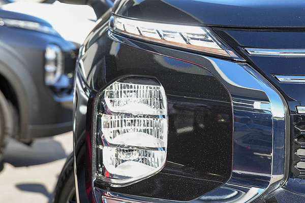 2025 Mitsubishi Outlander LS ZM thumb-1