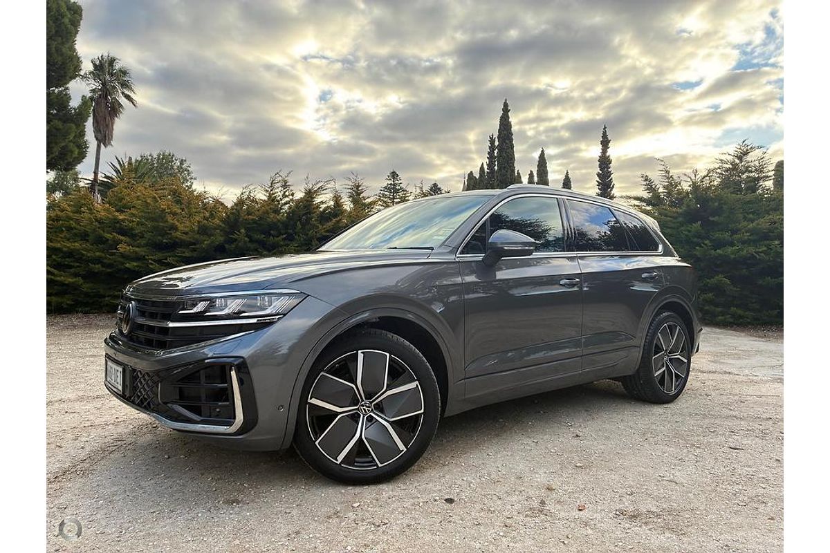 2025 Volkswagen Touareg 210TDI R-Line RC