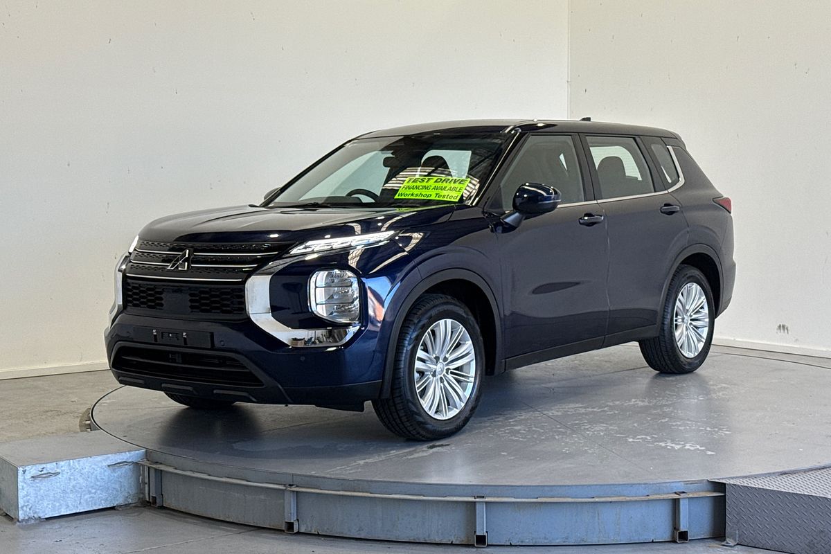 2023 Mitsubishi Outlander ES ZM