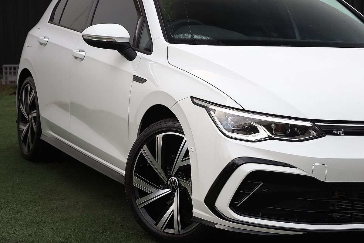 2024 Volkswagen Golf 110TSI R-Line 8