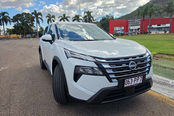 2025 Nissan X-TRAIL ST T33