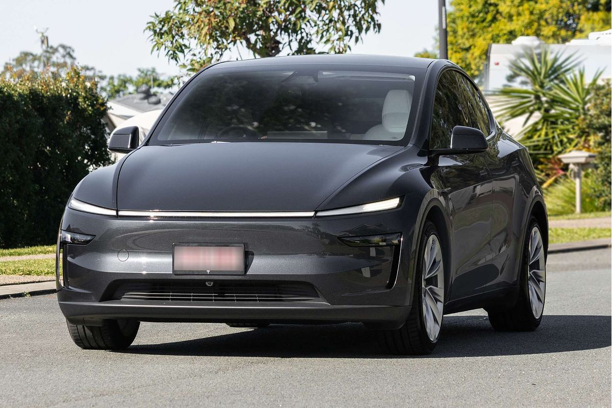 2025 Tesla Model Y Premium Rear-Wheel Drive