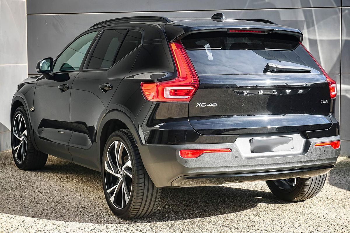 2021 Volvo XC40 T5 R-Design