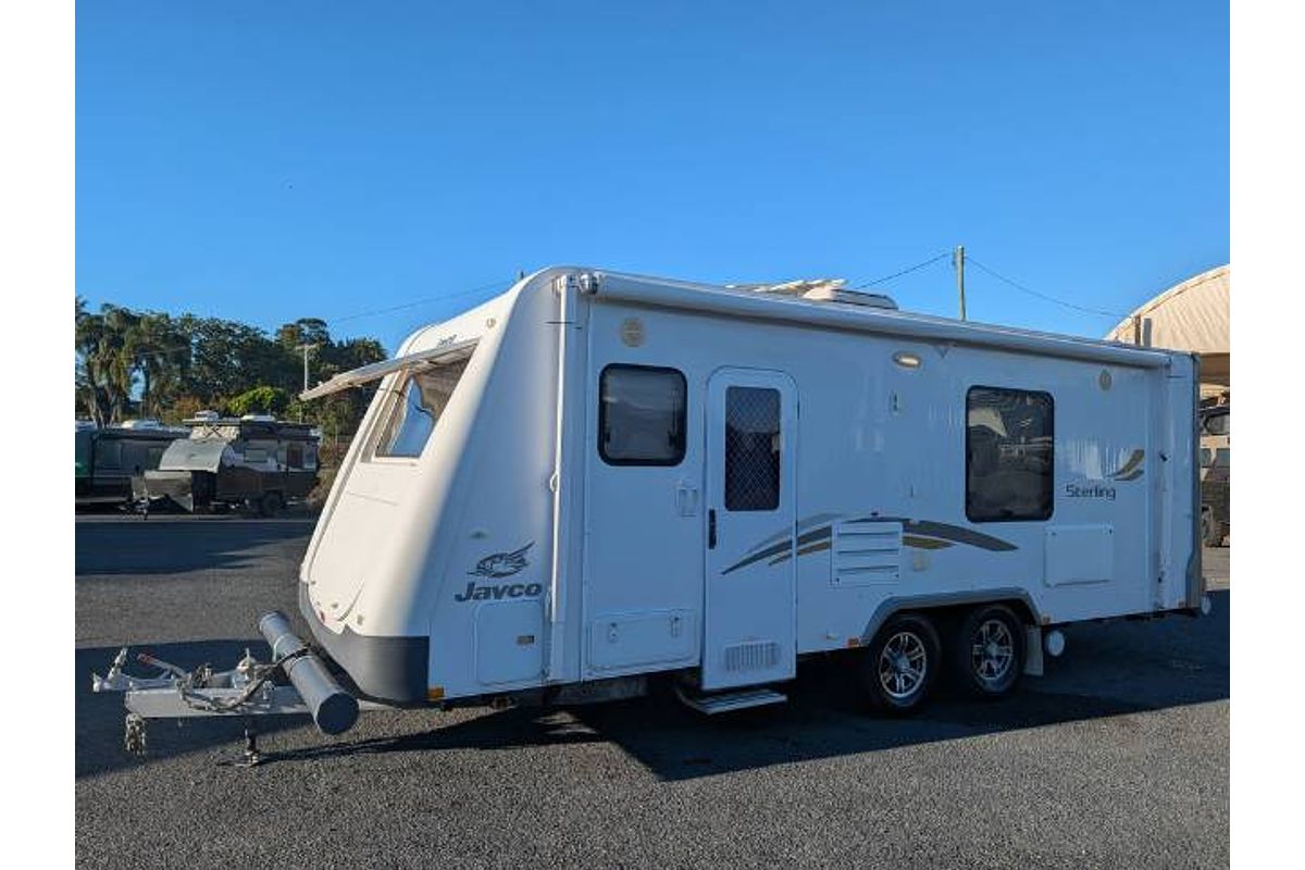 2012 Jayco STERLING CARAVAN 21.65-3 FRONT CLUB L