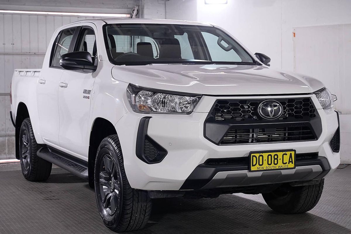 2025 Toyota Hilux SR GUN126R 4X4