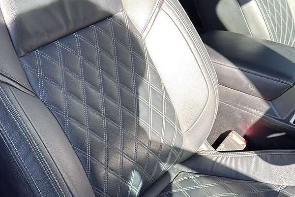 2022 Mitsubishi Outlander Exceed ZM thumb-4