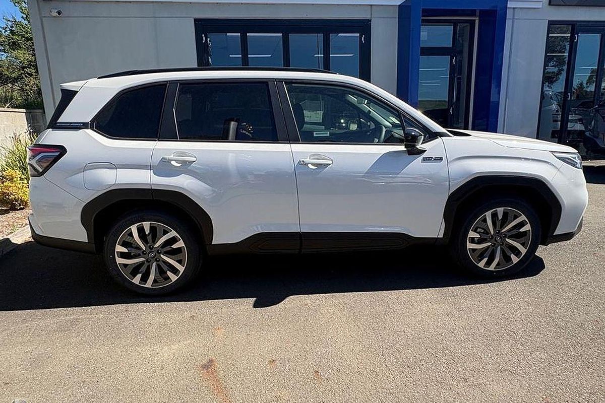 2025 Subaru Forester Hybrid Touring S6