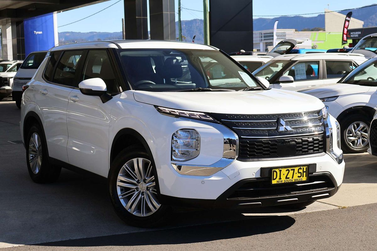 2024 Mitsubishi Outlander ES ZM