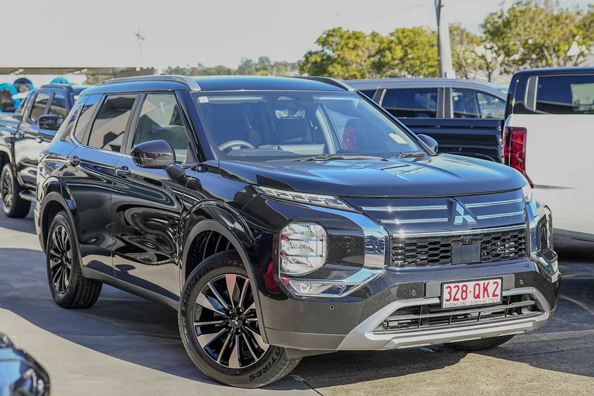 2025 Mitsubishi Outlander LS ZM