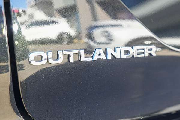 2025 Mitsubishi Outlander LS ZM thumb-21