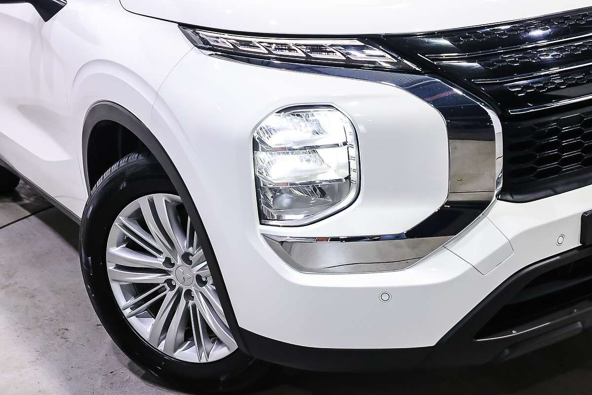 2024 Mitsubishi Outlander ES ZM