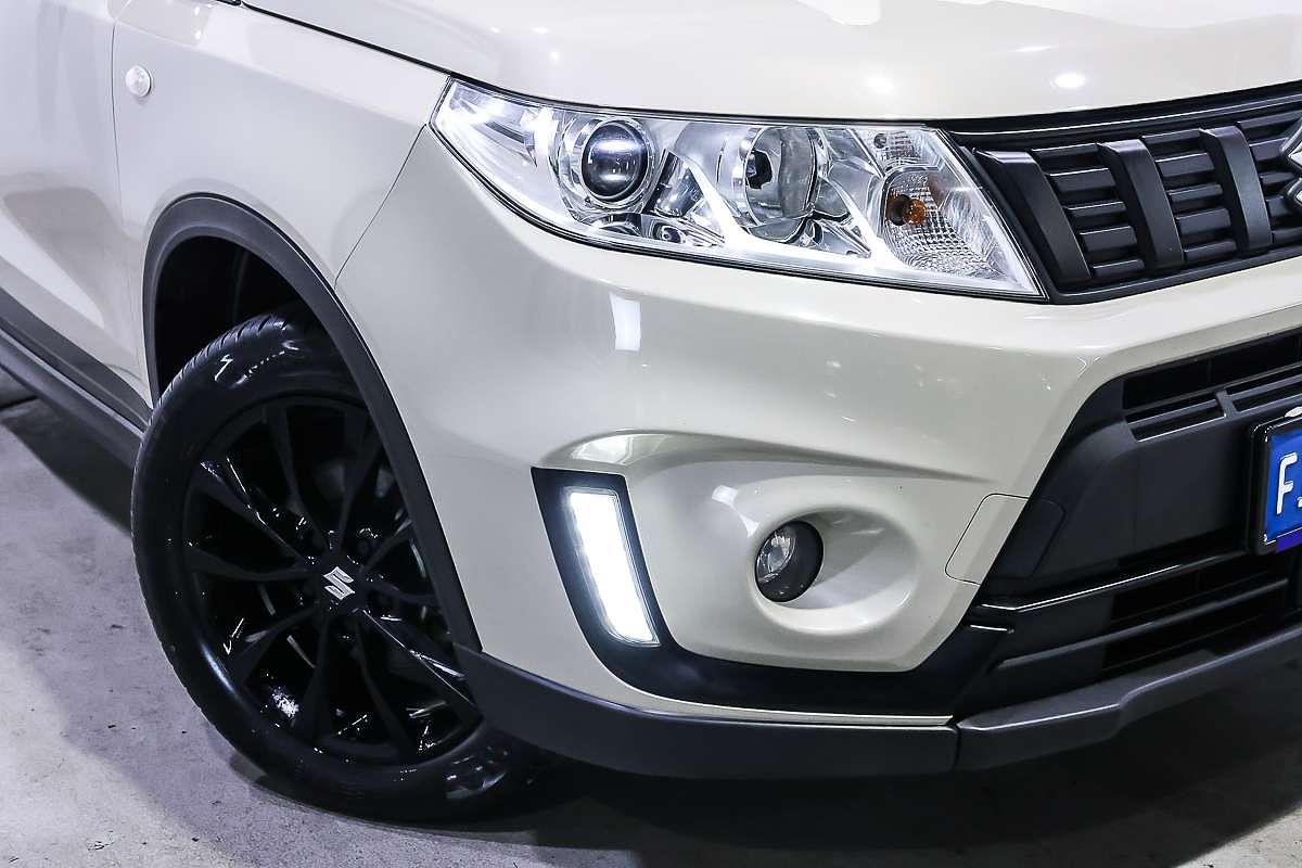2023 Suzuki Vitara Shadow LY Series II