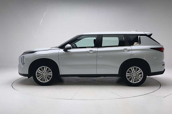 2023 Mitsubishi Outlander ES ZM thumb-4