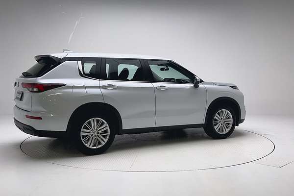 2023 Mitsubishi Outlander ES ZM thumb-7