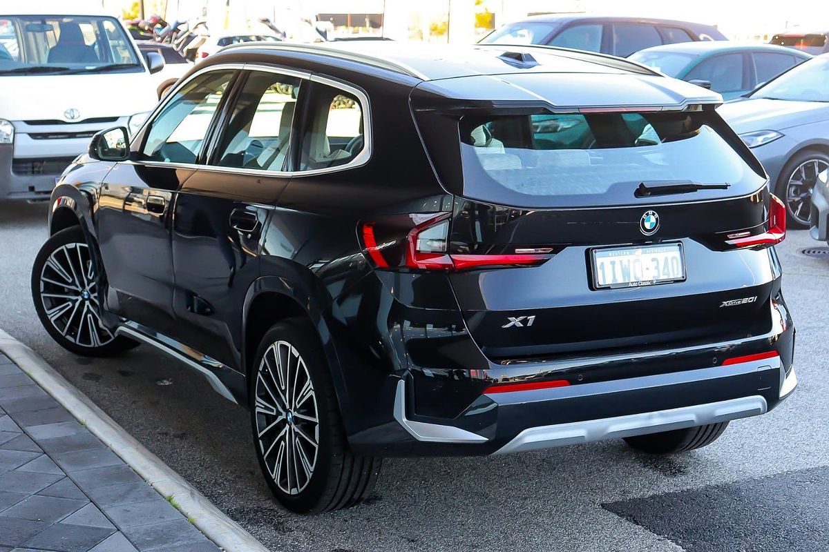 2025 BMW X1