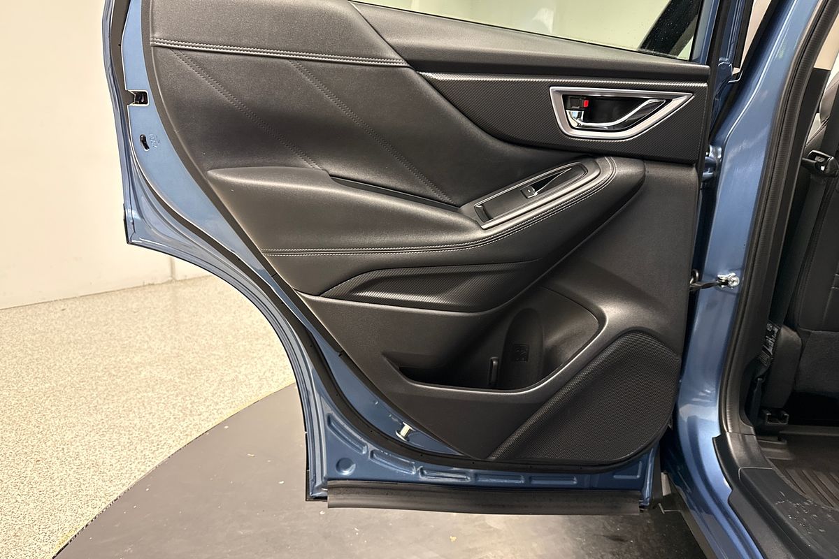 2023 Subaru Forester Hybrid S S5