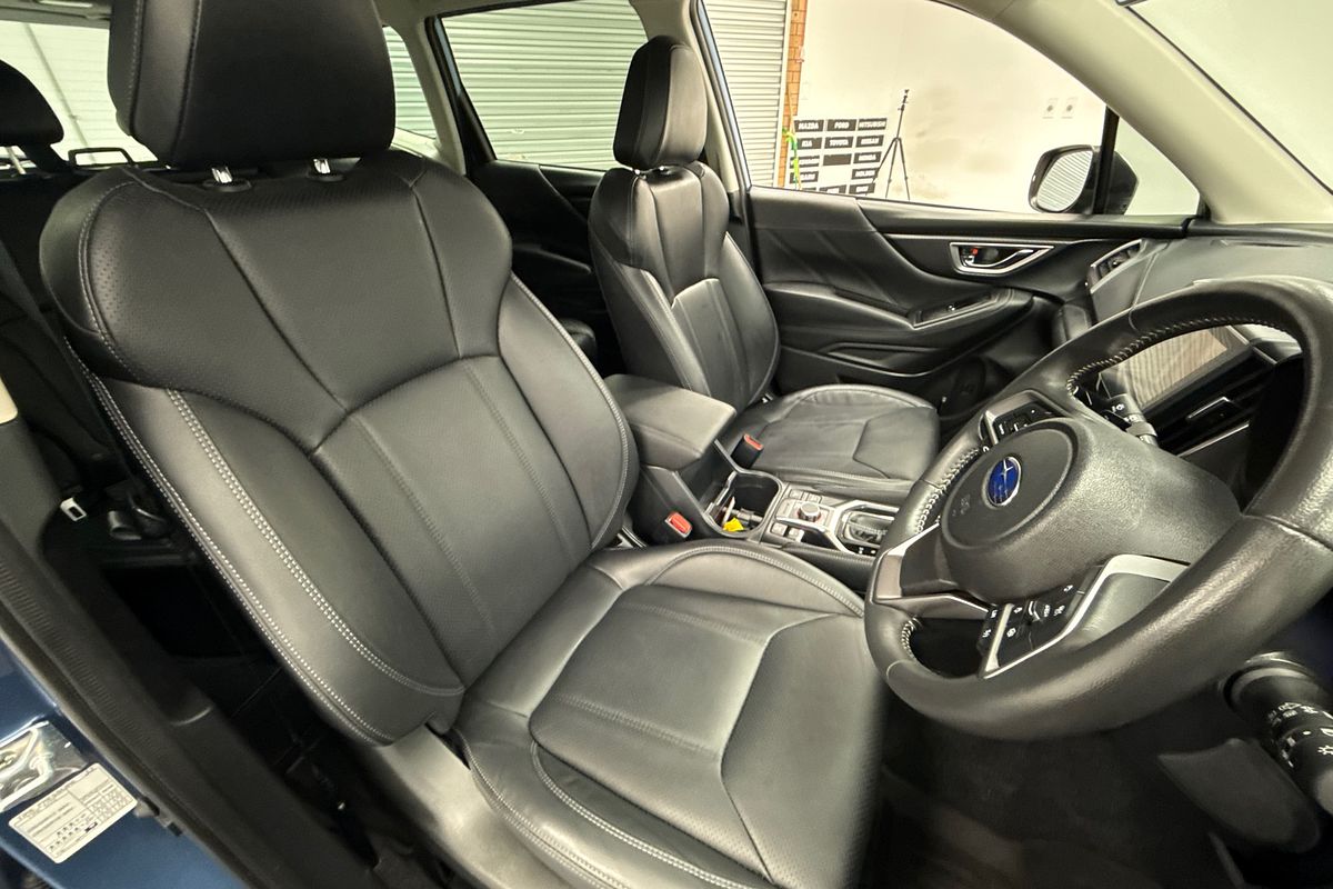2023 Subaru Forester Hybrid S S5