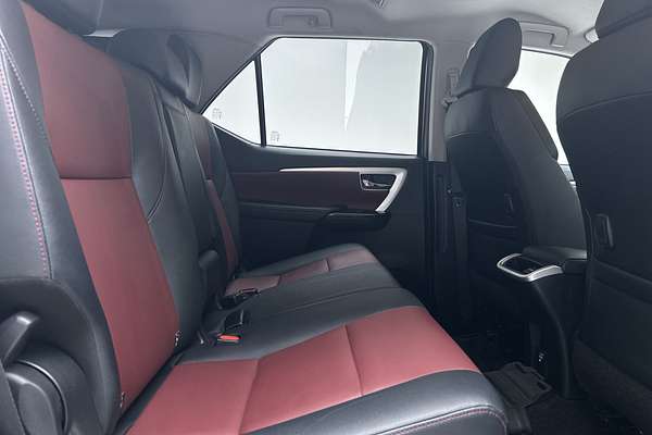 2019 Toyota Fortuner Crusade GUN156R thumb-11