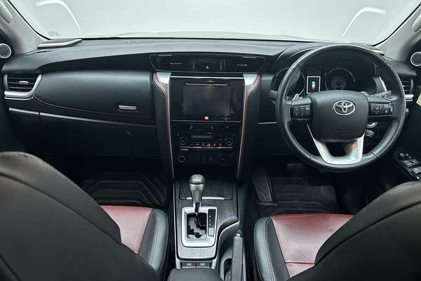 2019 Toyota Fortuner Crusade GUN156R thumb-19