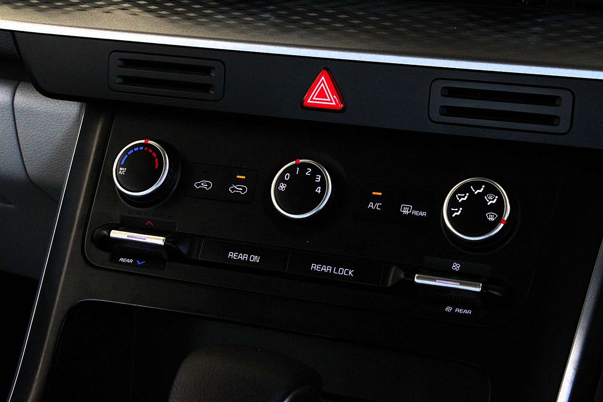 2024 Kia Carnival S KA4
