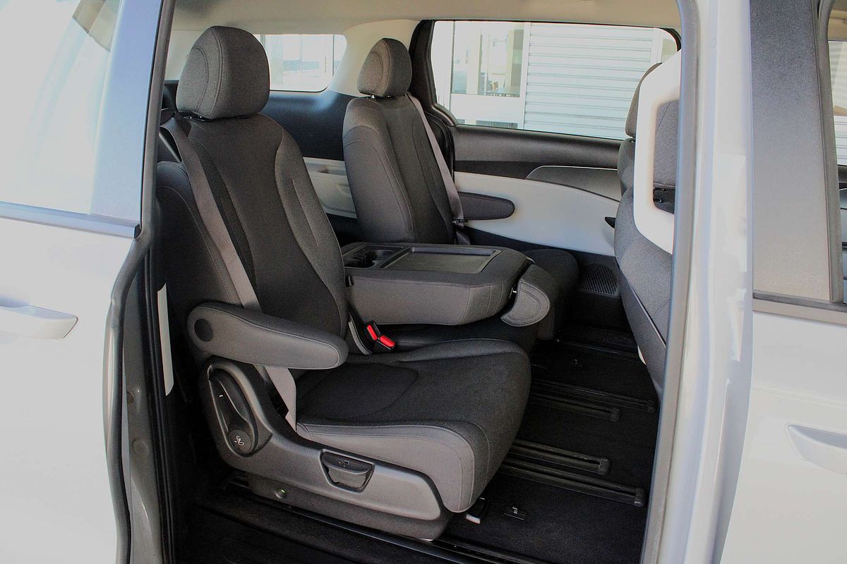 2024 Kia Carnival S KA4