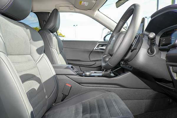 2025 Mitsubishi Outlander LS ZM thumb-9