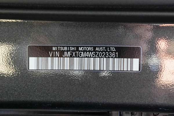 2025 Mitsubishi Outlander LS ZM thumb-20