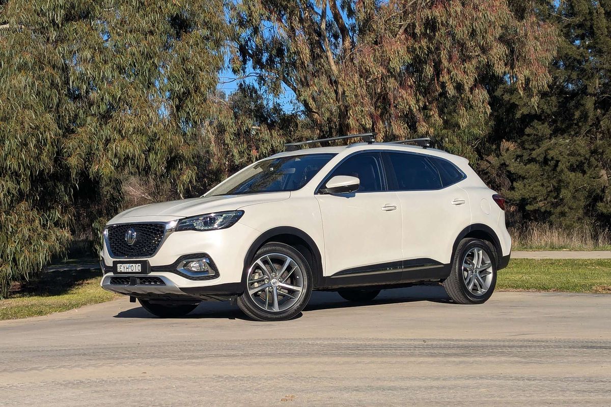 2022 MG HS Essence SAS23