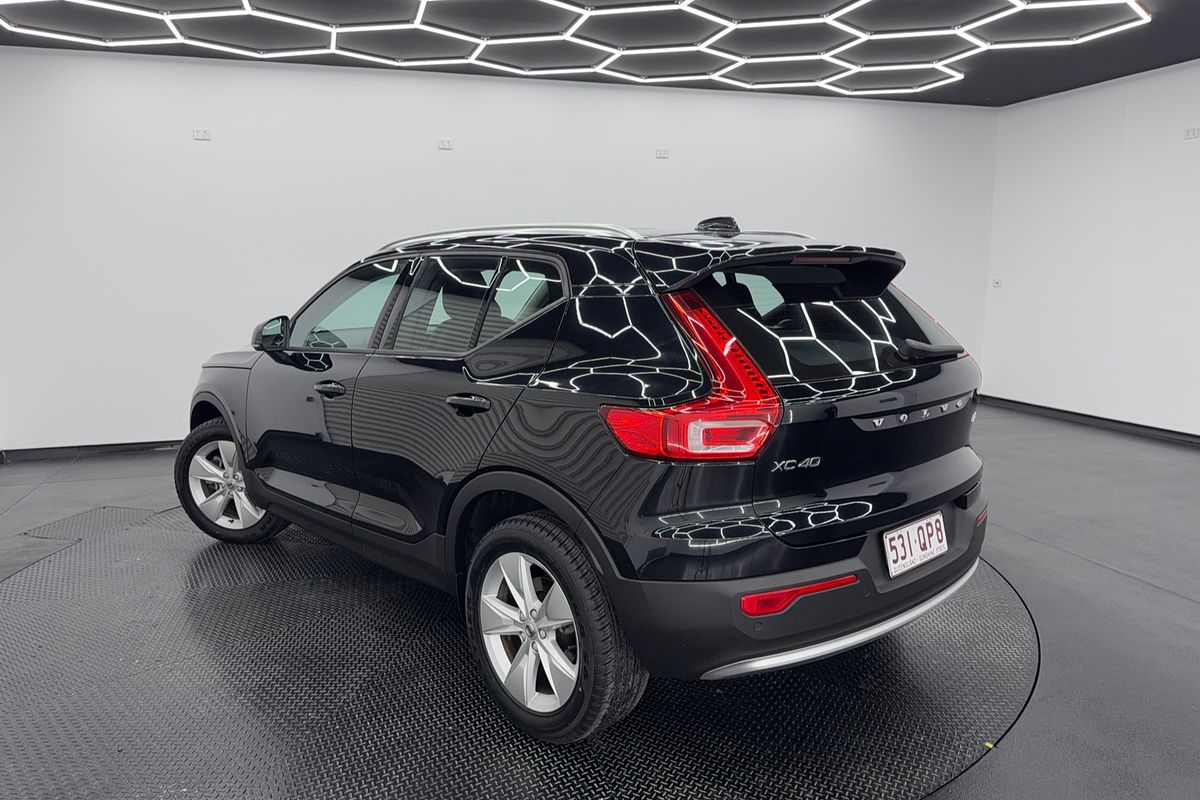 2022 Volvo XC40 Plus B4