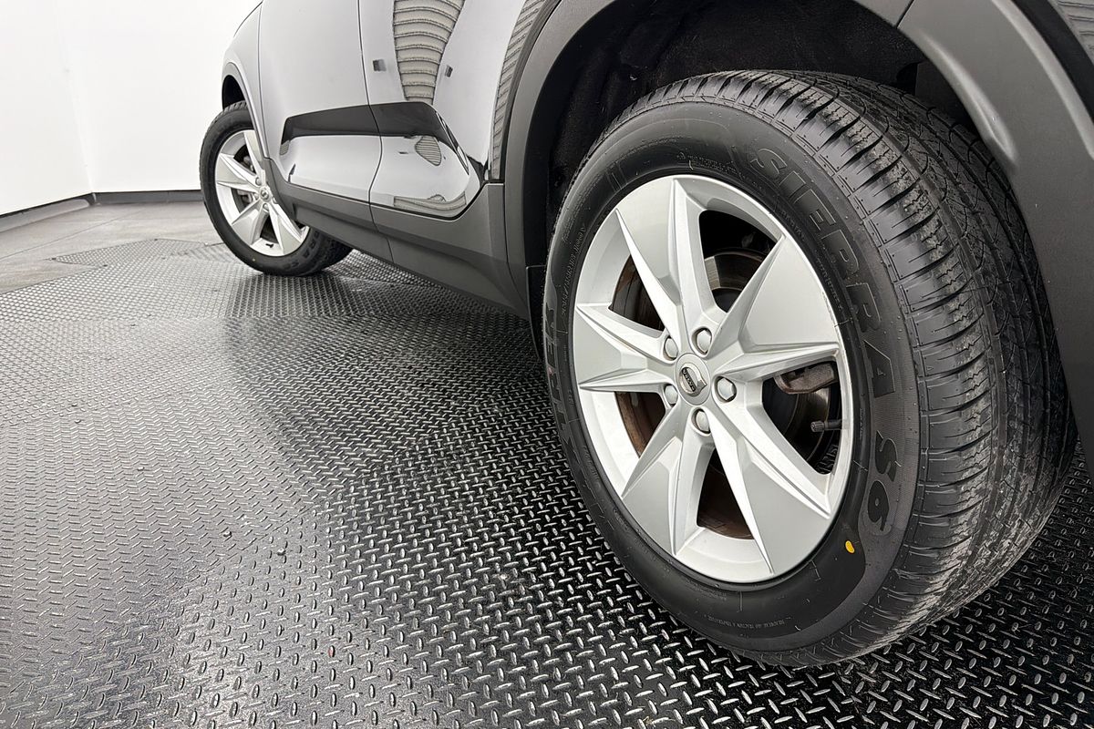 2022 Volvo XC40 Plus B4