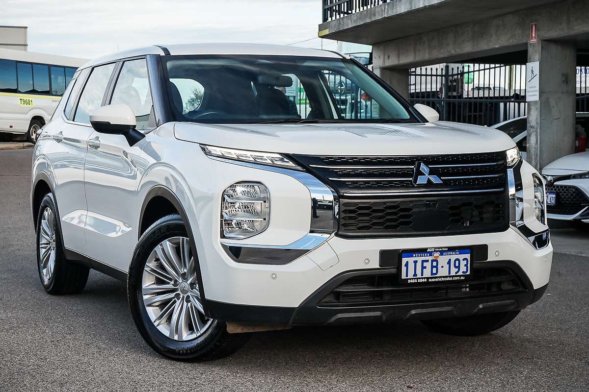 2024 Mitsubishi Outlander ES ZM
