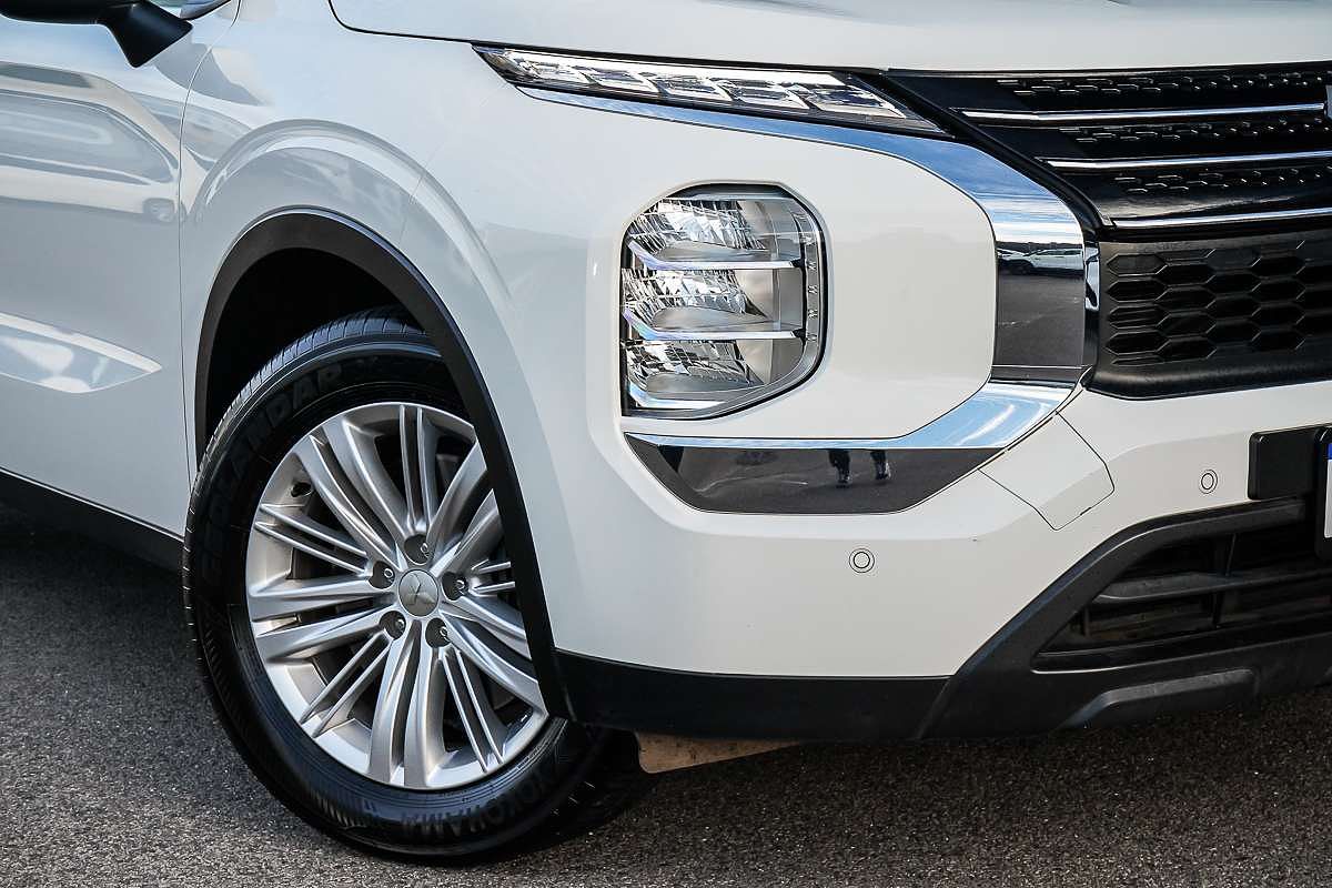 2024 Mitsubishi Outlander ES ZM