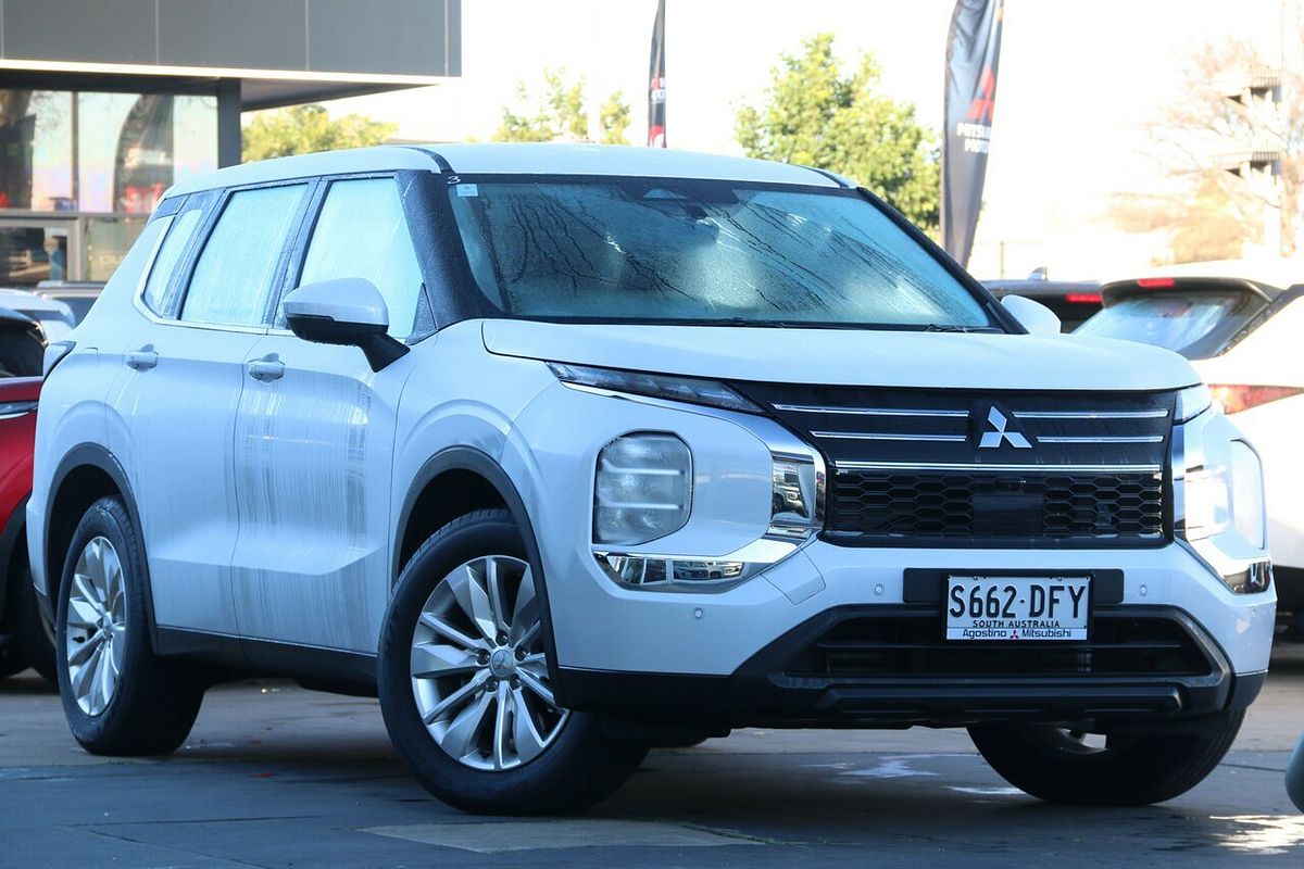 2025 Mitsubishi Outlander ES ZM
