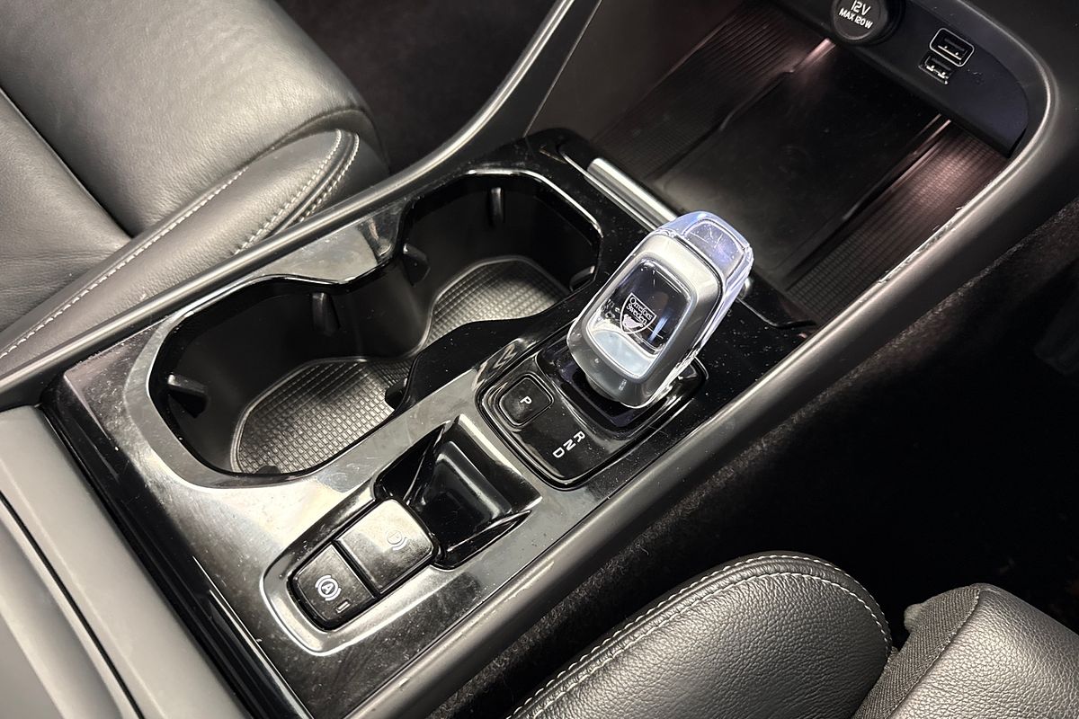 2021 Volvo XC40 T4 Inscription