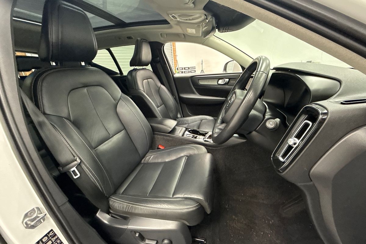 2021 Volvo XC40 T4 Inscription