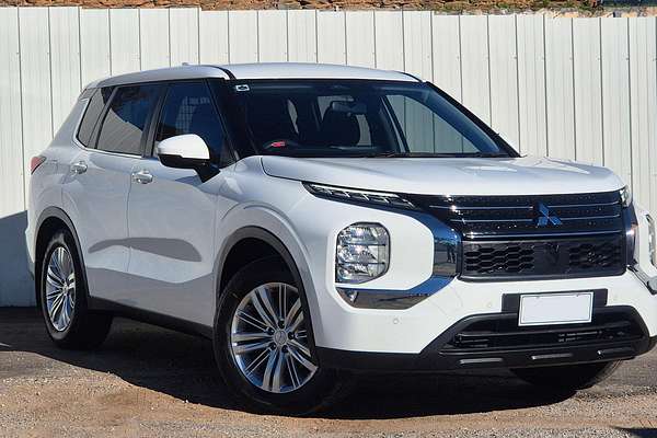 2022 Mitsubishi Outlander ES ZM