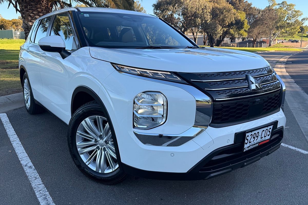 2022 Mitsubishi Outlander ES ZM