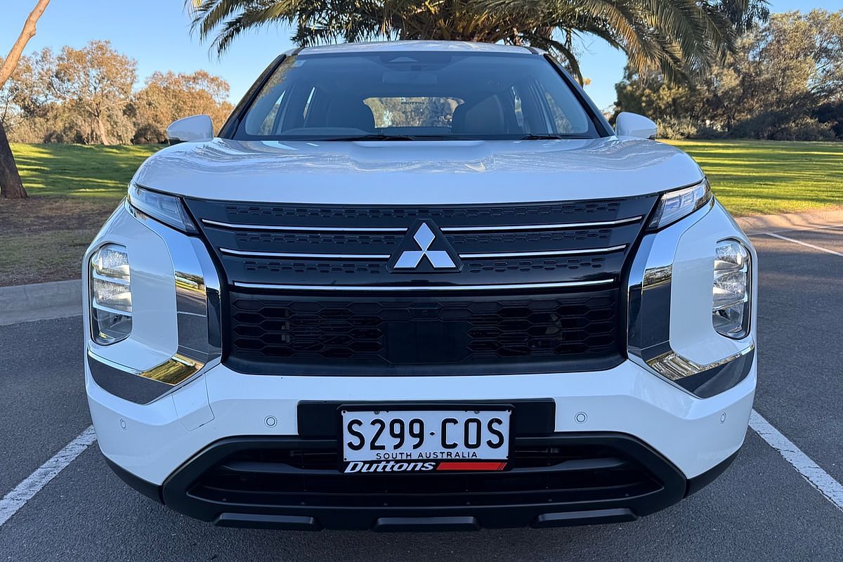 2022 Mitsubishi Outlander ES ZM