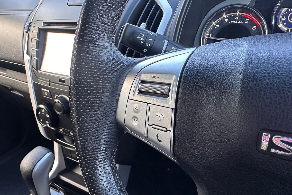 2019 Isuzu MU-X LS-M
