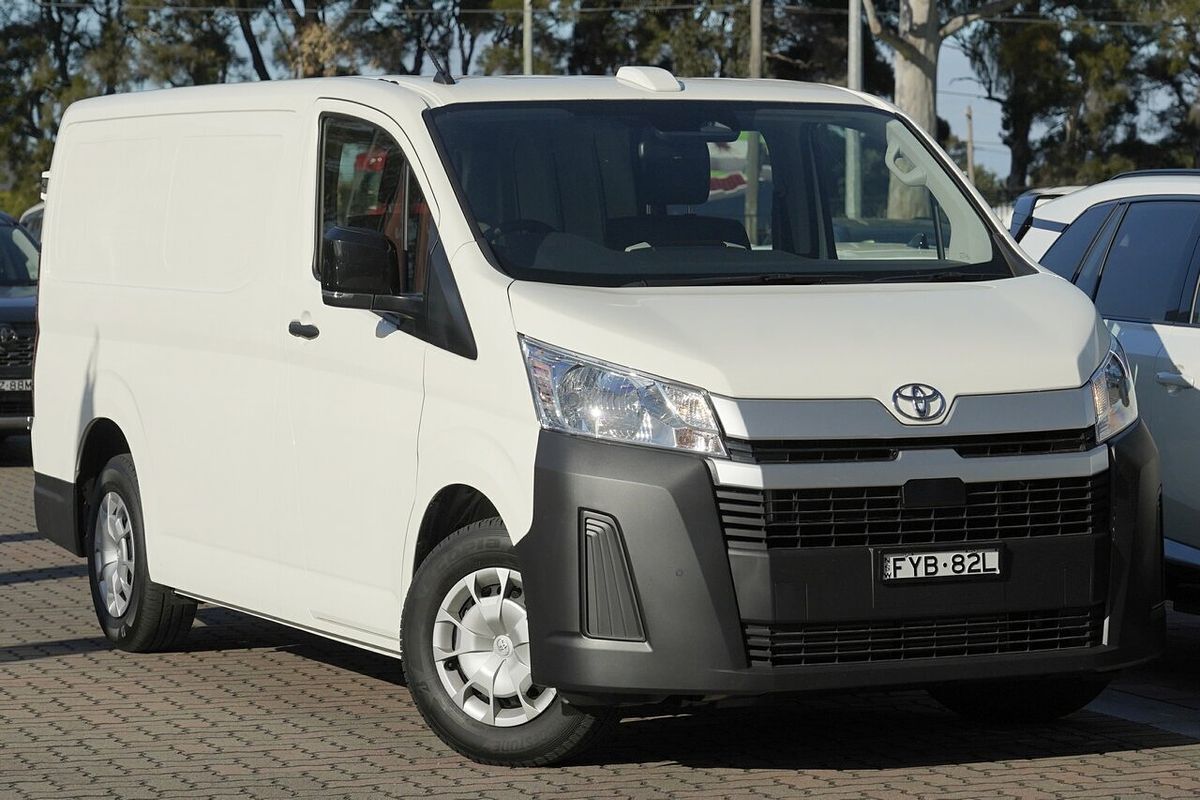 2025 Toyota Hiace GDH300R LWB