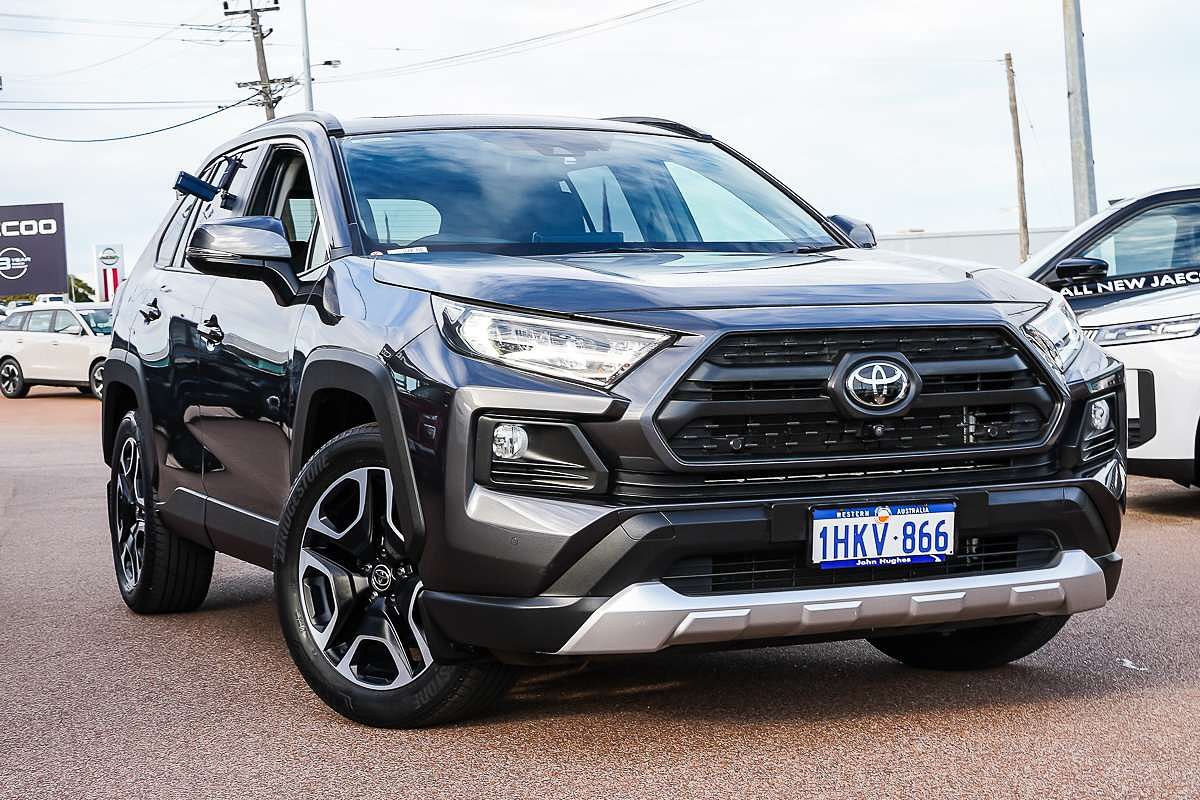 2020 Toyota RAV4 Edge AXAA54R