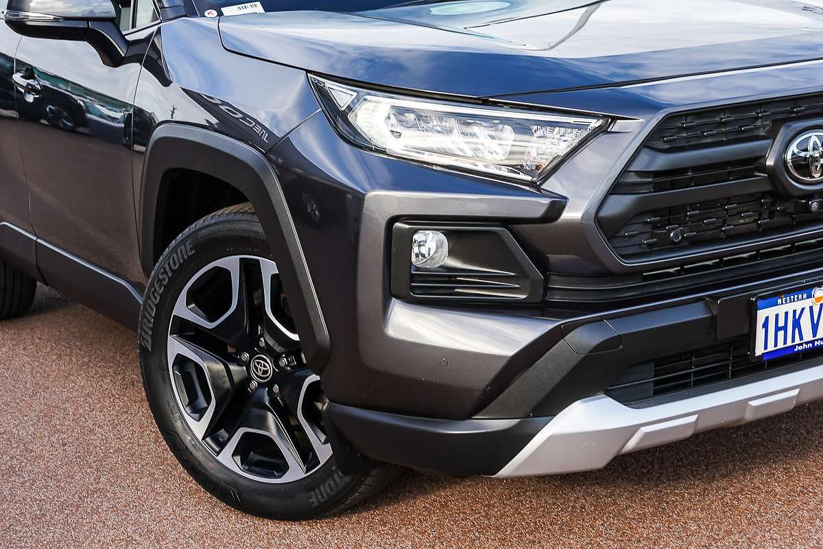 2020 Toyota RAV4 Edge AXAA54R