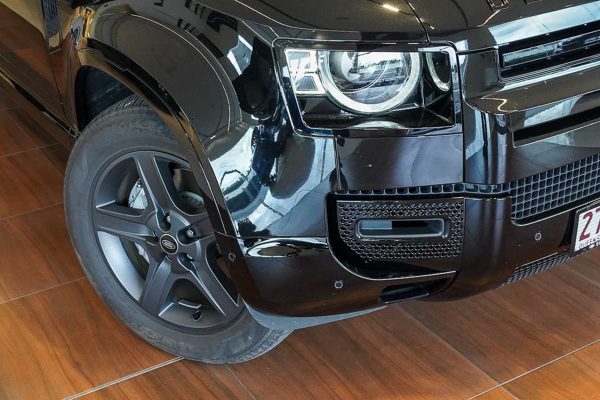 2025 Land Rover Defender 110 P400e X-Dynamic SE L663