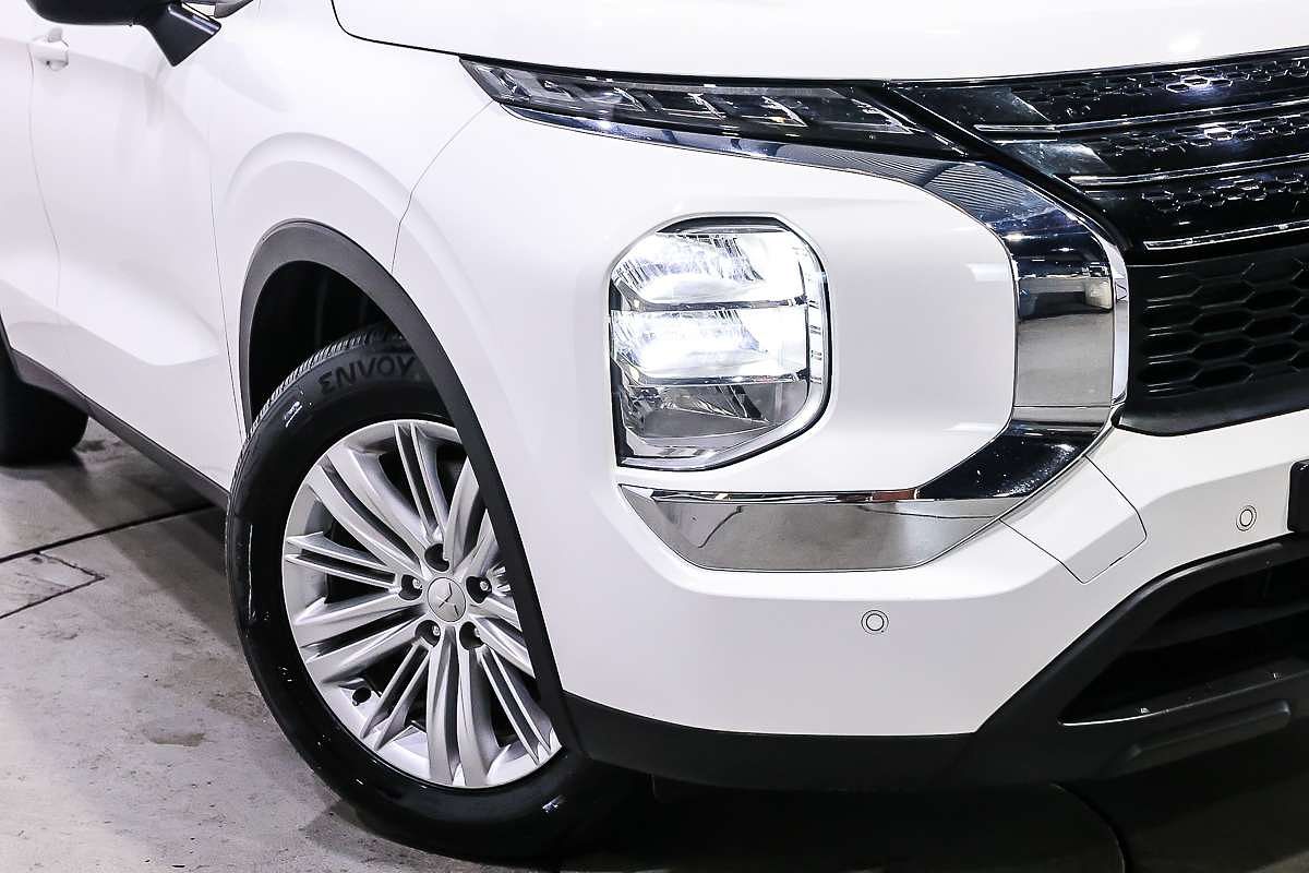 2024 Mitsubishi Outlander ES ZM