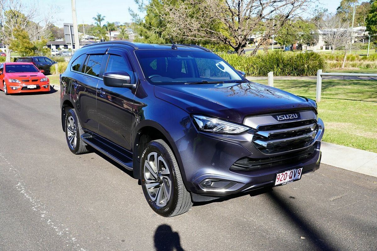 2022 Isuzu MU-X LS-T